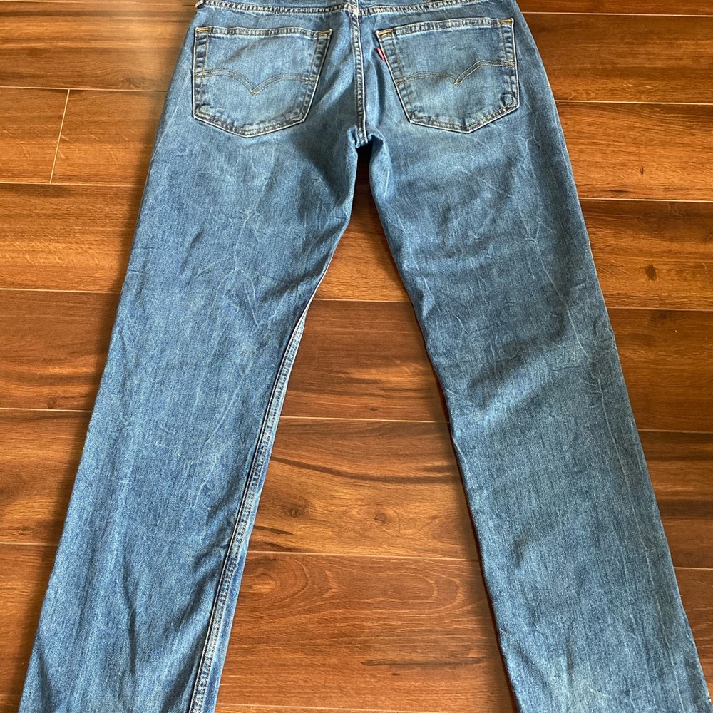 Levi’s Straight Leg Jean